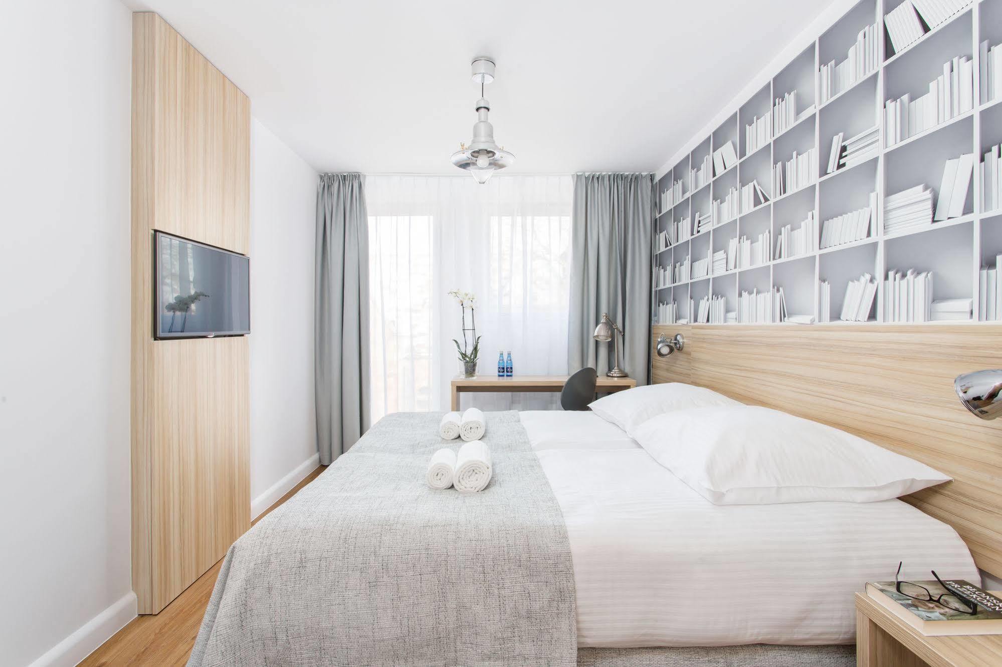 Smart Garnizon 2* Gdansk