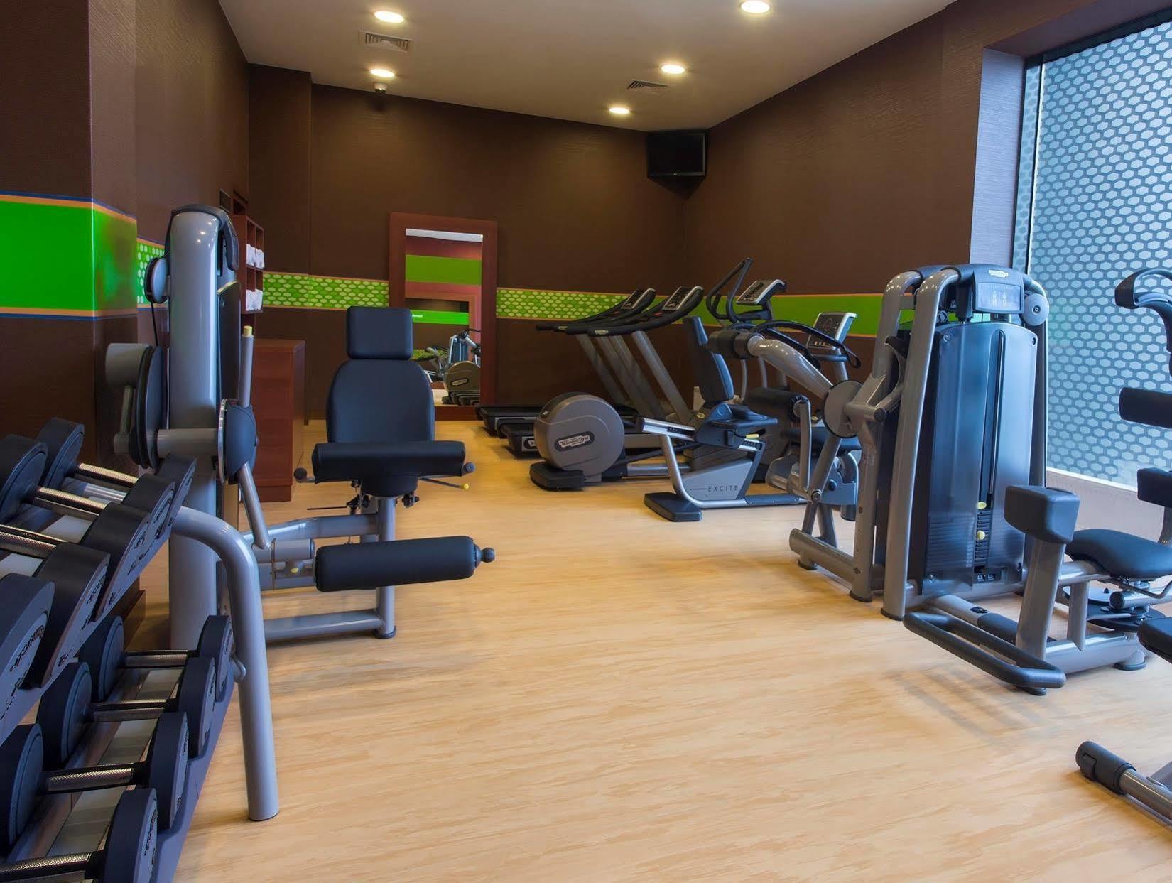 Hampton By Hilton Airport 3*