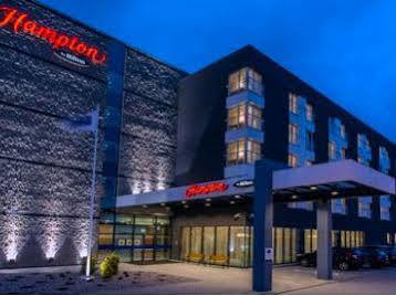 Khách sạn Hampton By Hilton Airport 3*