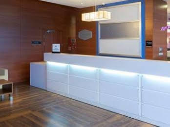 Hampton By Hilton Airport Khách sạn 3*