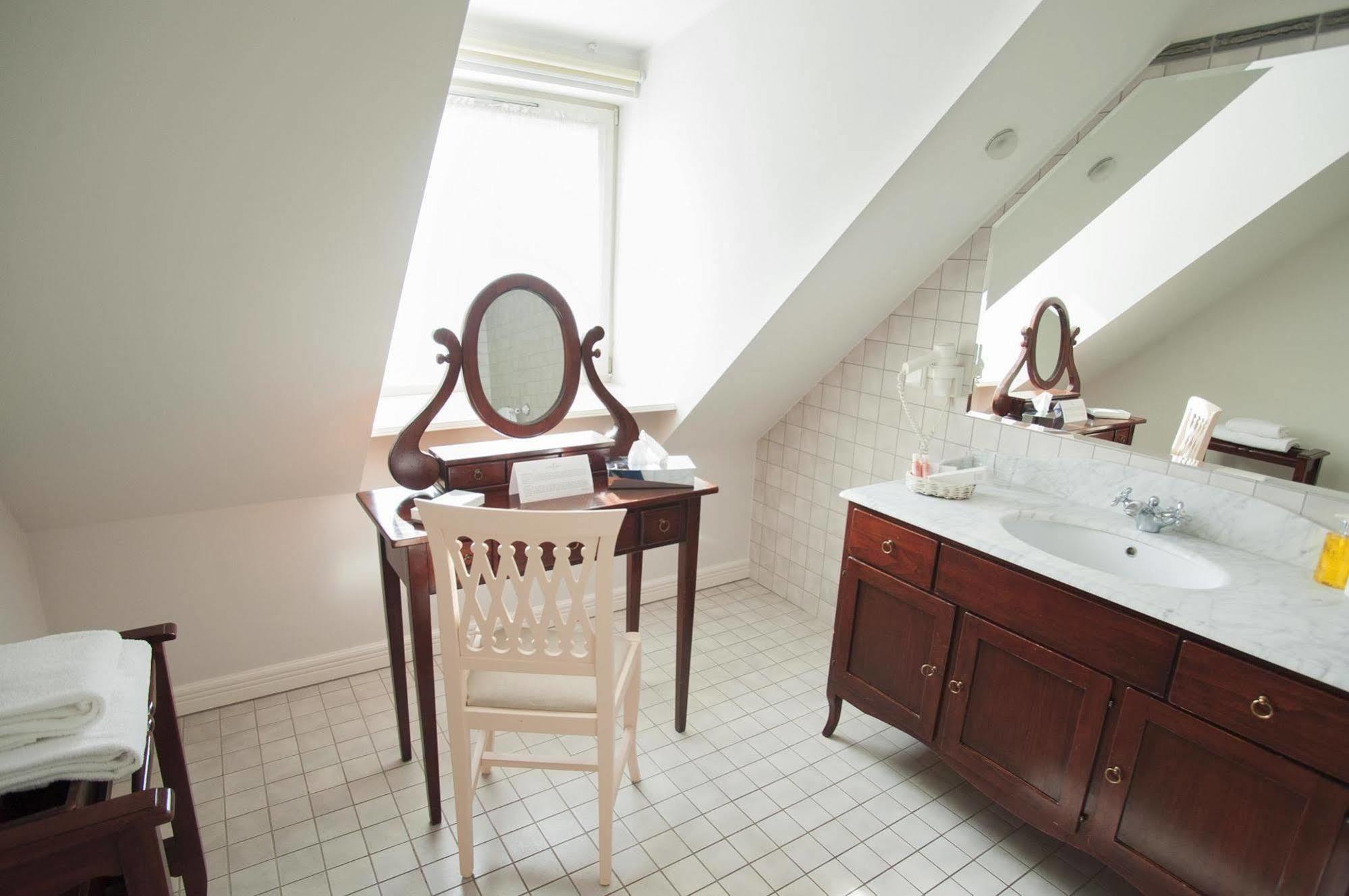 Oliwska Dolina Bed & Breakfast Gdansk