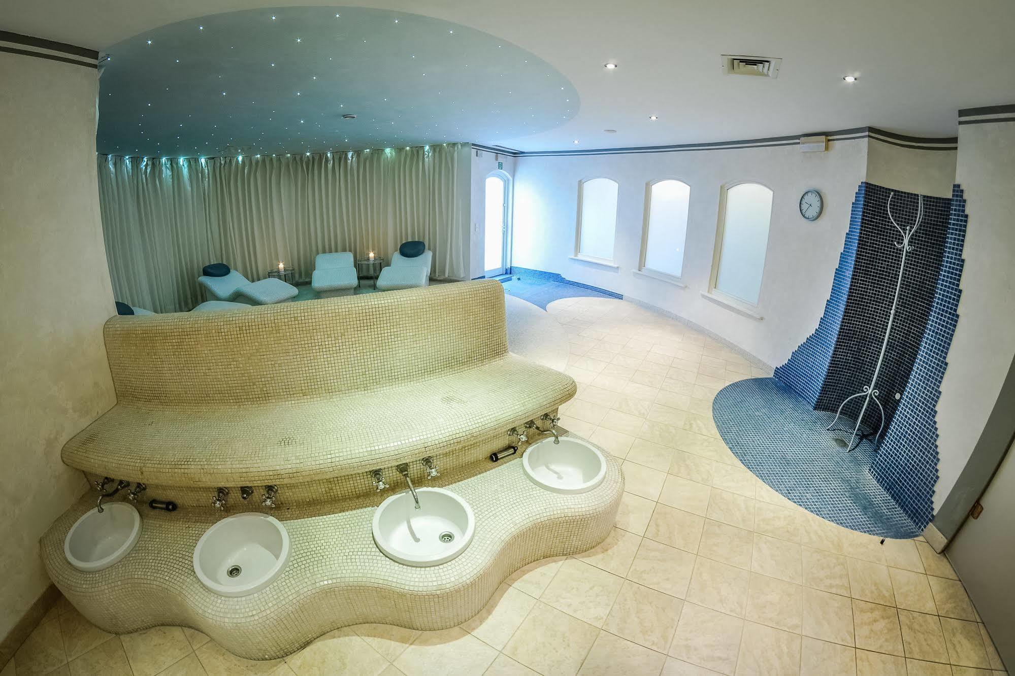 Bed & Breakfast Oliwska Dolina 5*