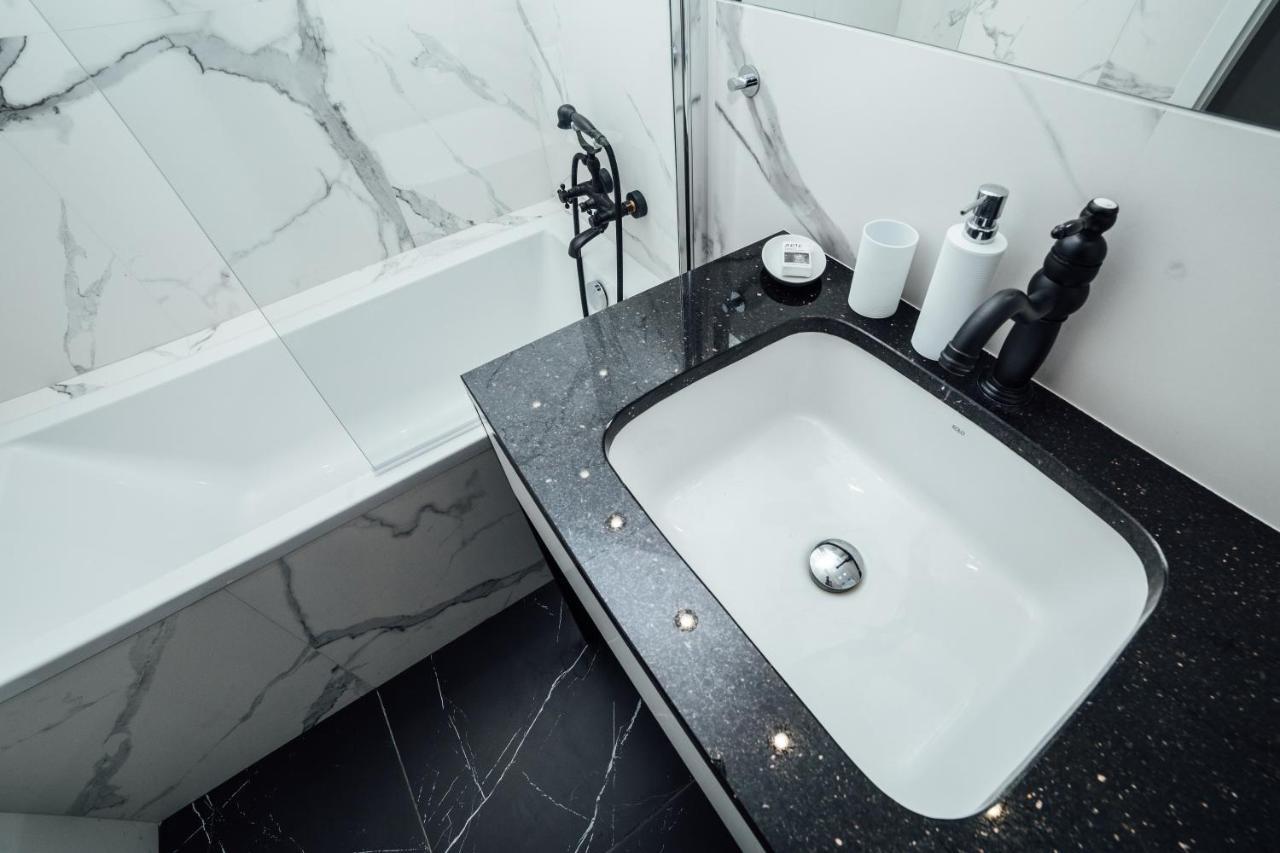 Apartment Pobookowane Chmielna Old Town *