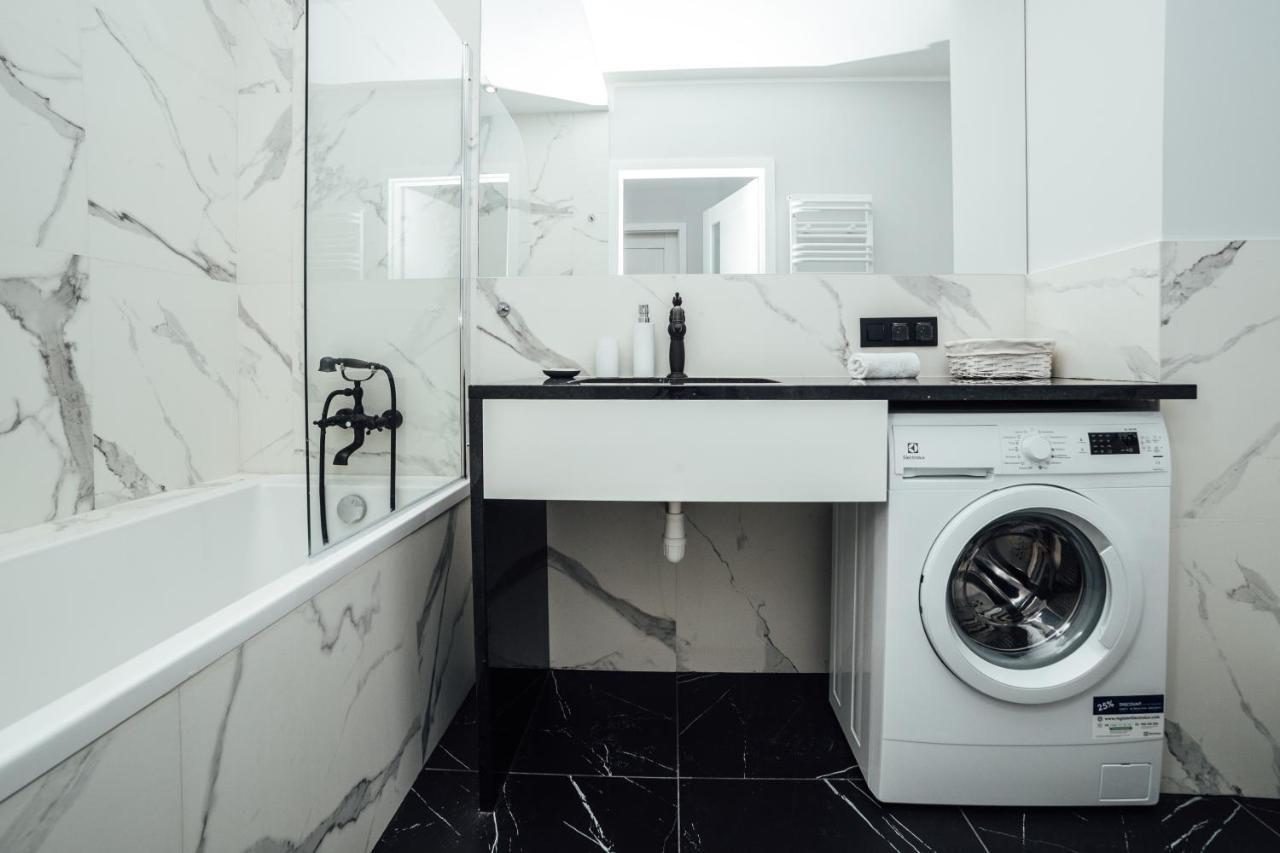 Apartment Pobookowane Chmielna Old Town *