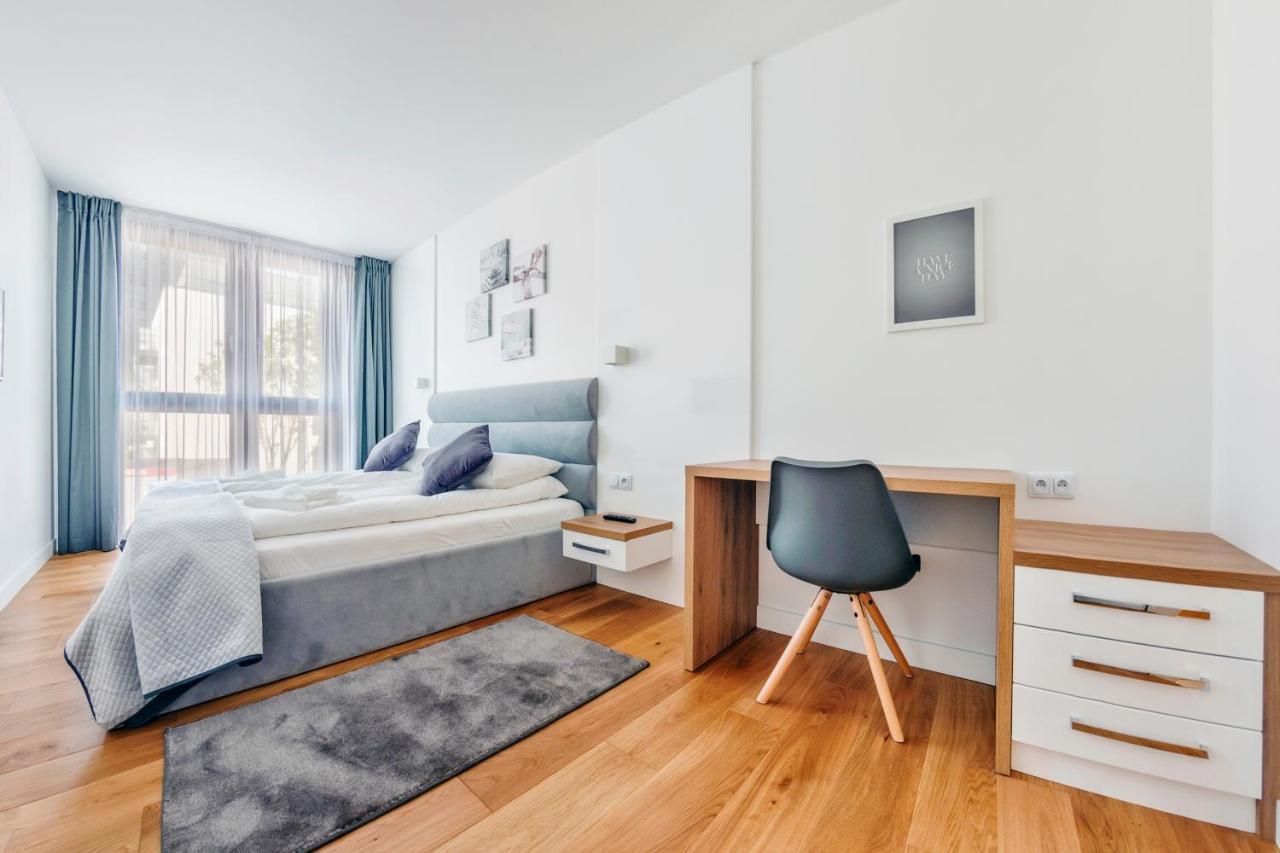 Apartment Sun & Snow Aura