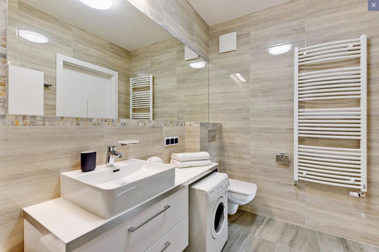Apartment Aviator Modern 83 *