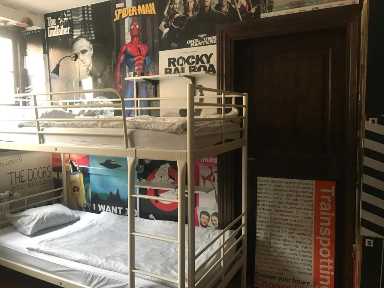 Hostel High 5 *