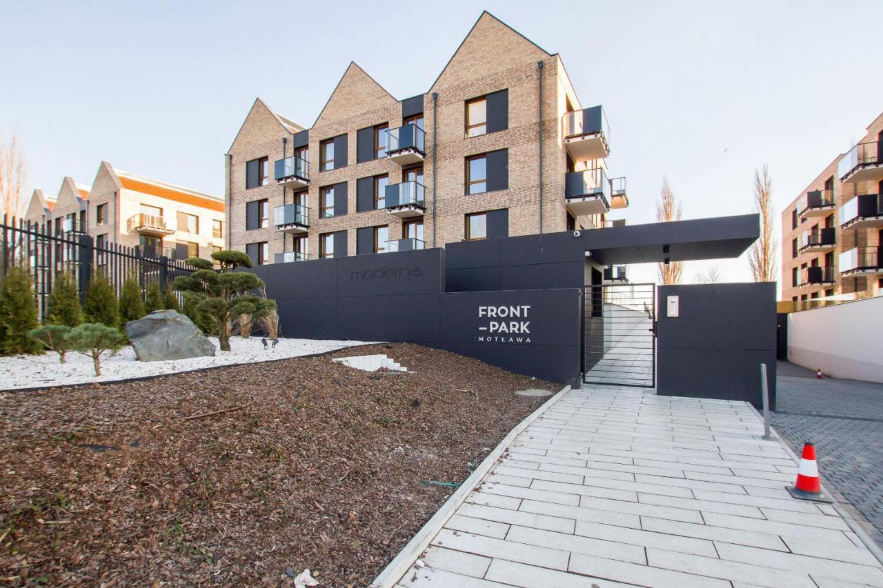 Apartment Front Park Sadowa With Parking By Renters *