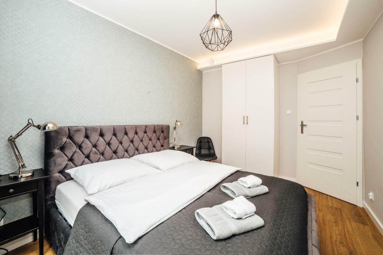Pobookowane Chmielna Old Town Apartment *