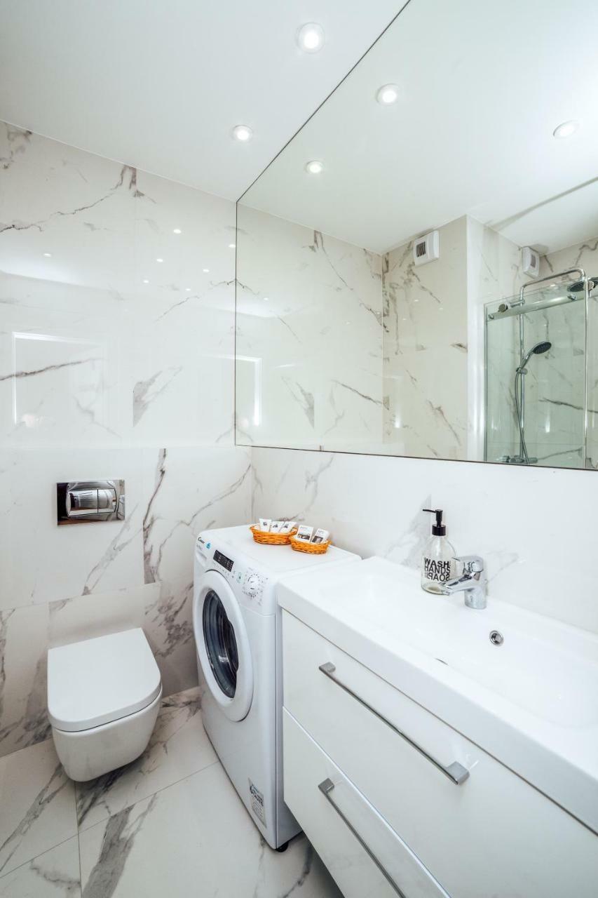 Apartment Pobookowane Chmielna Old Town *