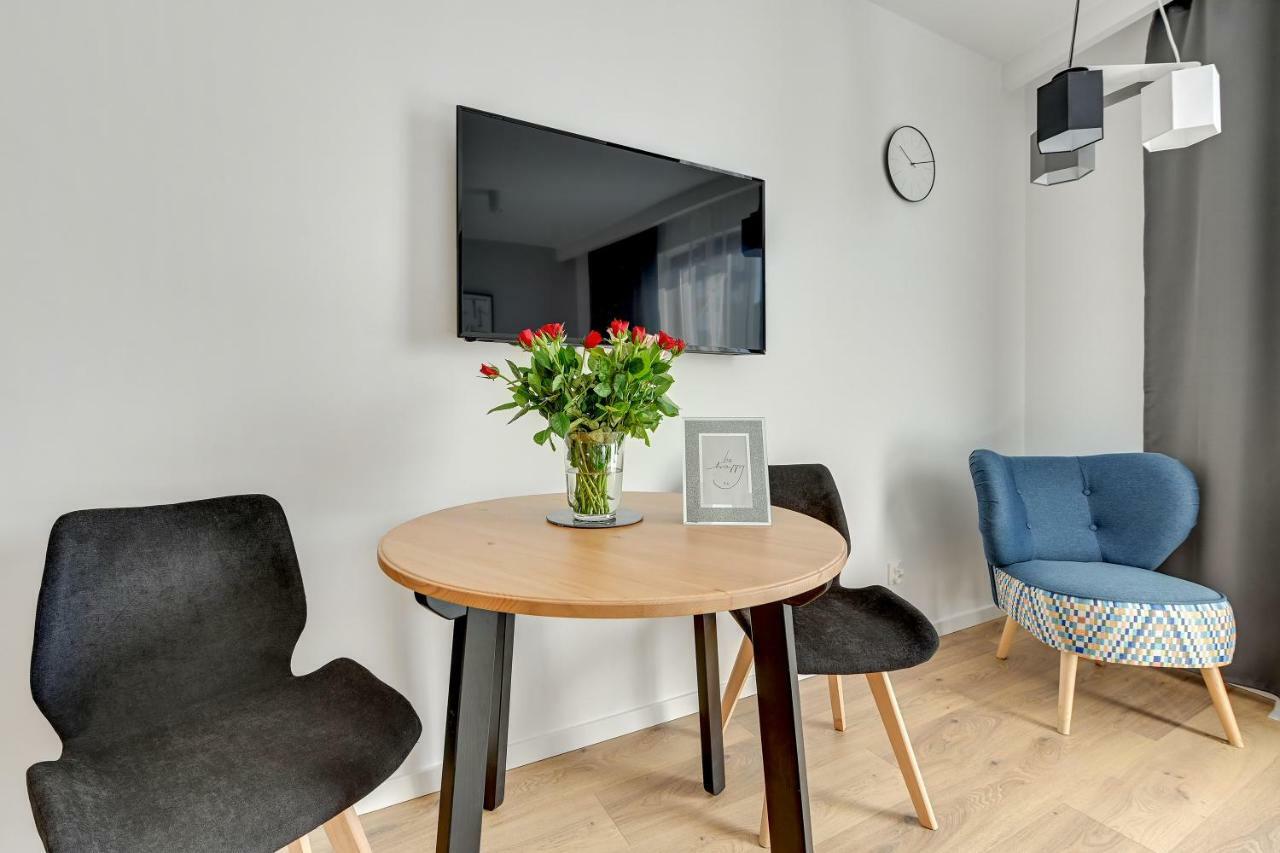 Waterlane Island Pool & Gym Apartment