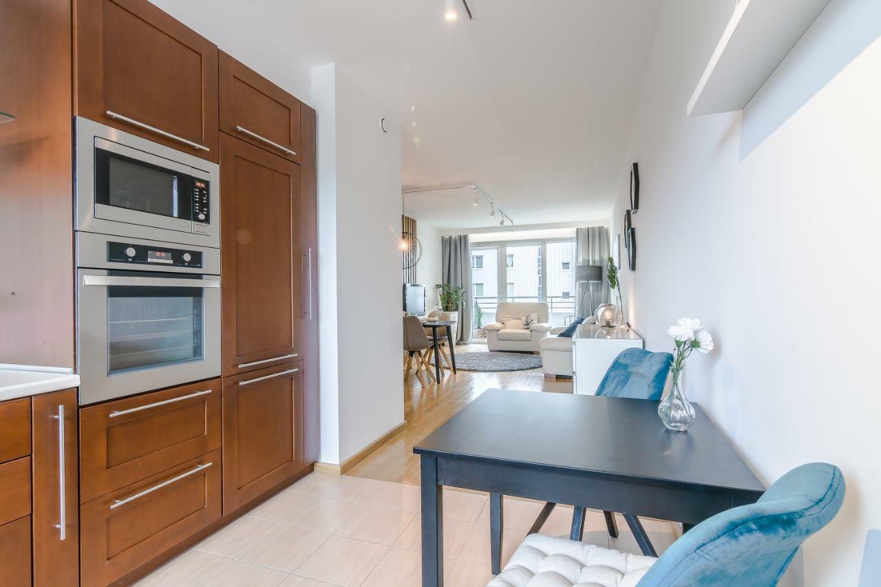 Apartment Rent A Flat - Obroncow Wybrzeza St. *