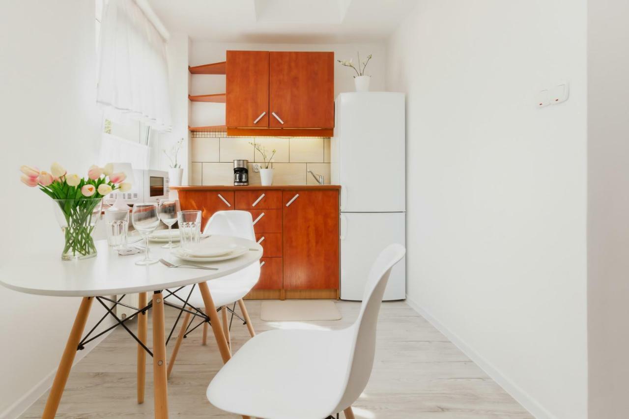 Dworska By Renters Huoneisto Gdańsk