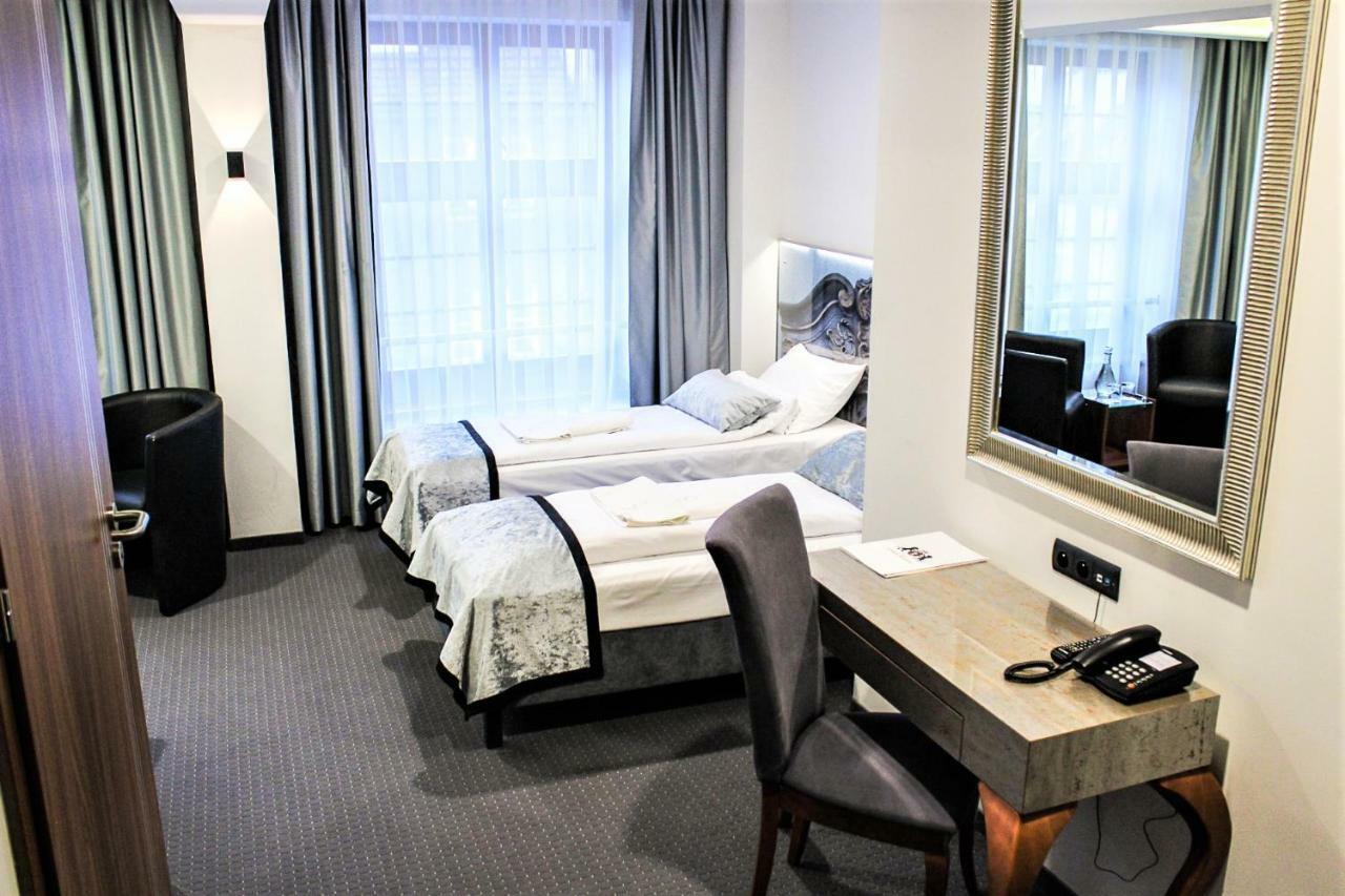 Aparthotel Celestin 3*