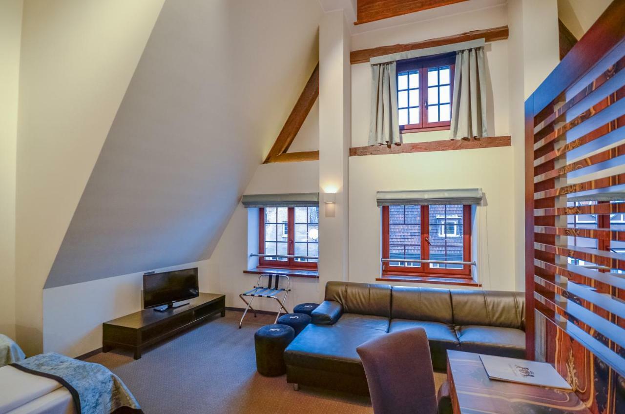 Celestin Aparthotel 3*