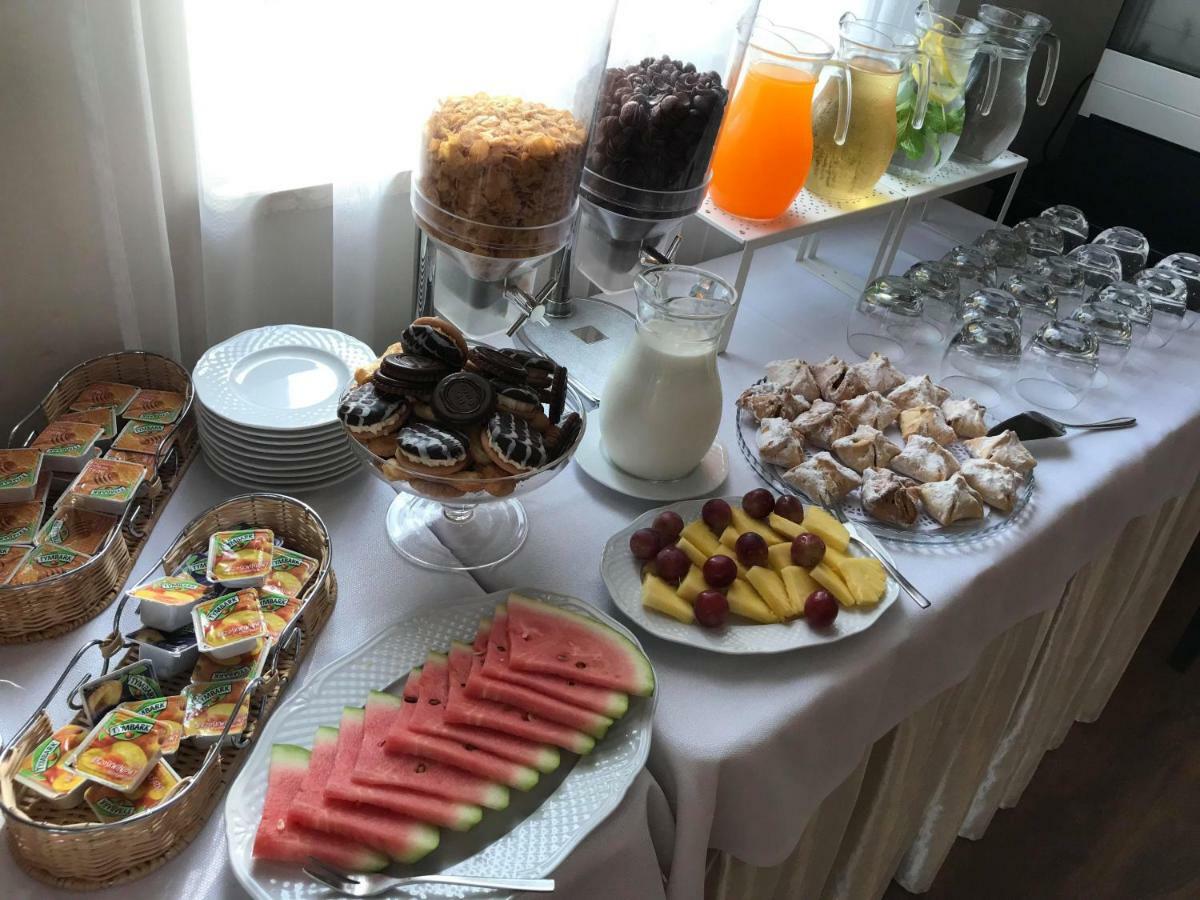 Leszczynowy Dworek Aamiaismajoitus