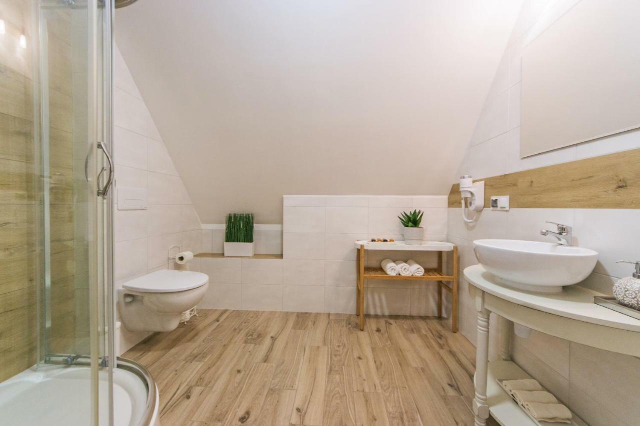 Black Swan House, Old Town 3*