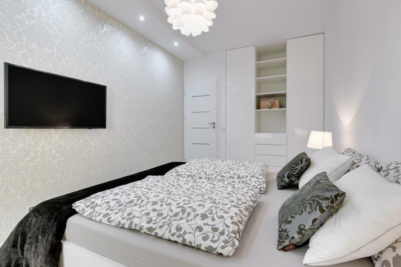 Beautiful Seaside View - 4 Oceans Premium Apartment *