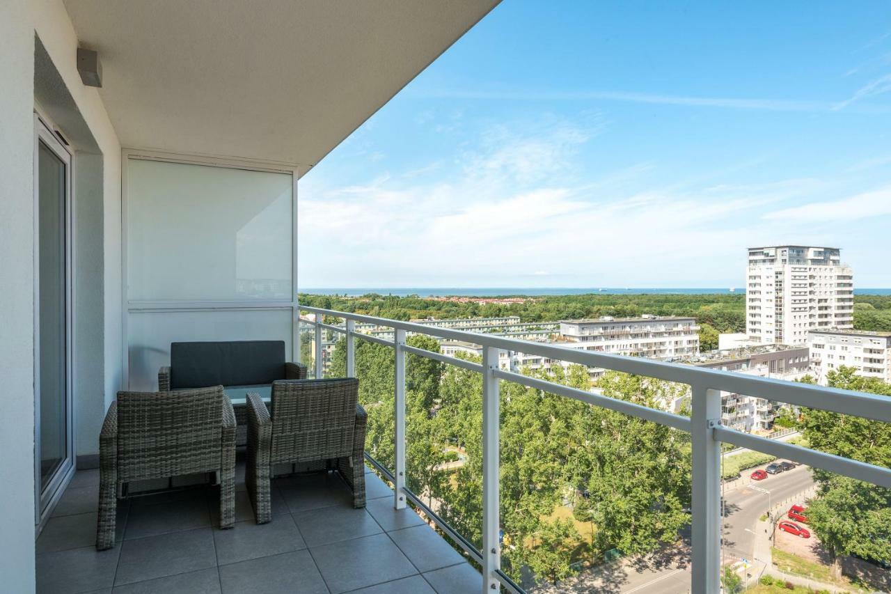 Apartment Beautiful Seaside View - 4 Oceans Premium *