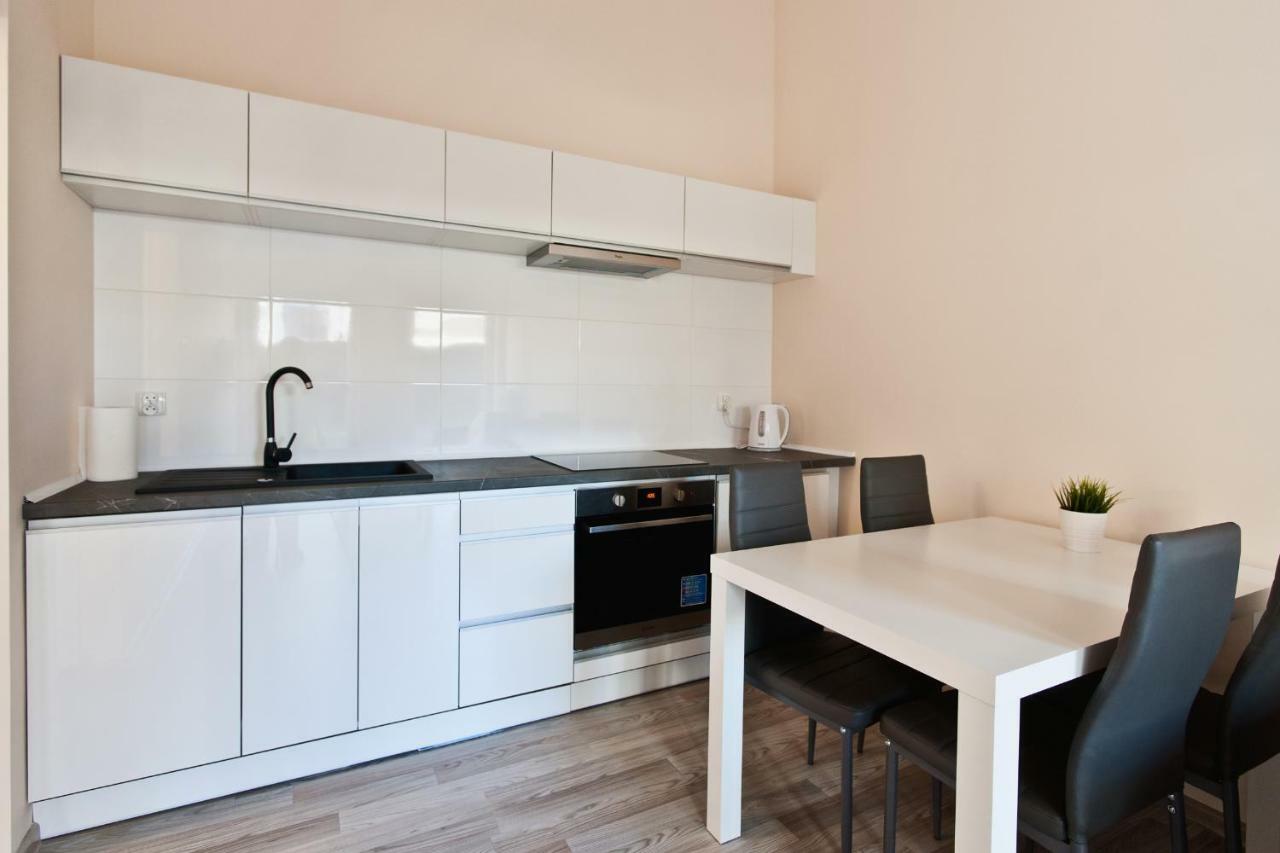 Chmielna Park Apartment