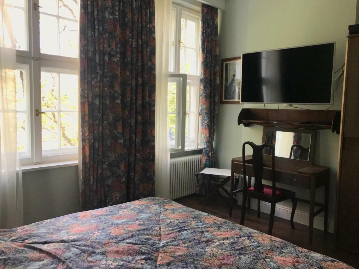 Fahrenheit House Apartment