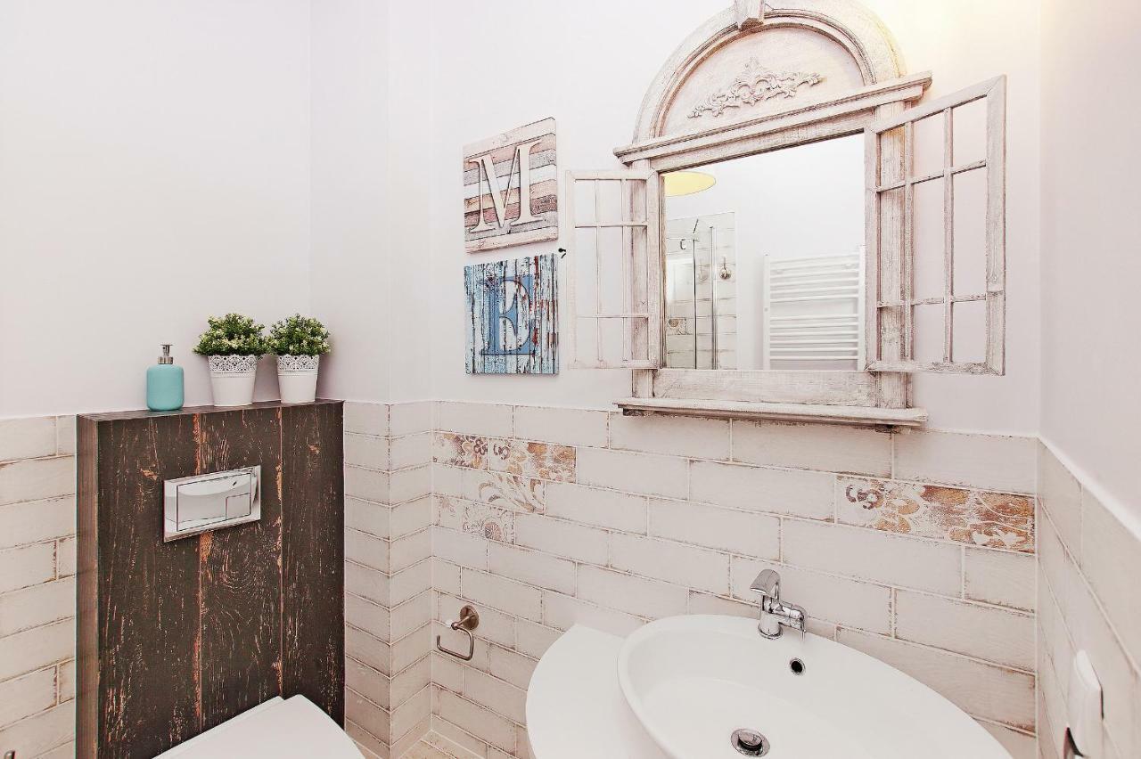 Old Town Apartment *
