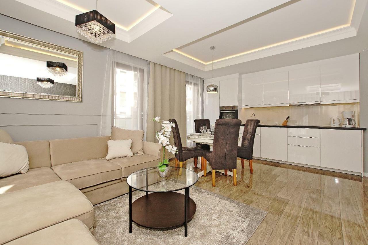 Center - Aura By Apartmore Gdańsk