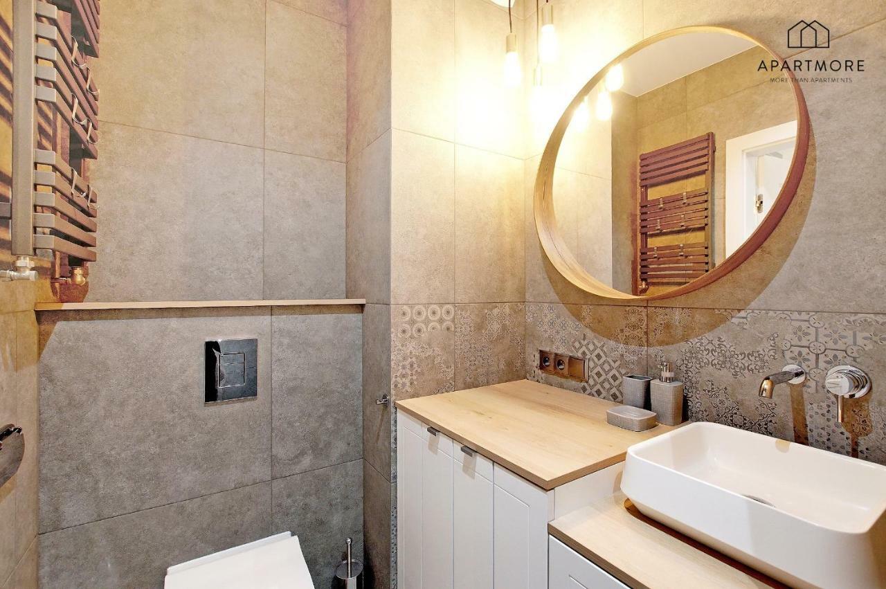 Center - Riverside By Apartmore