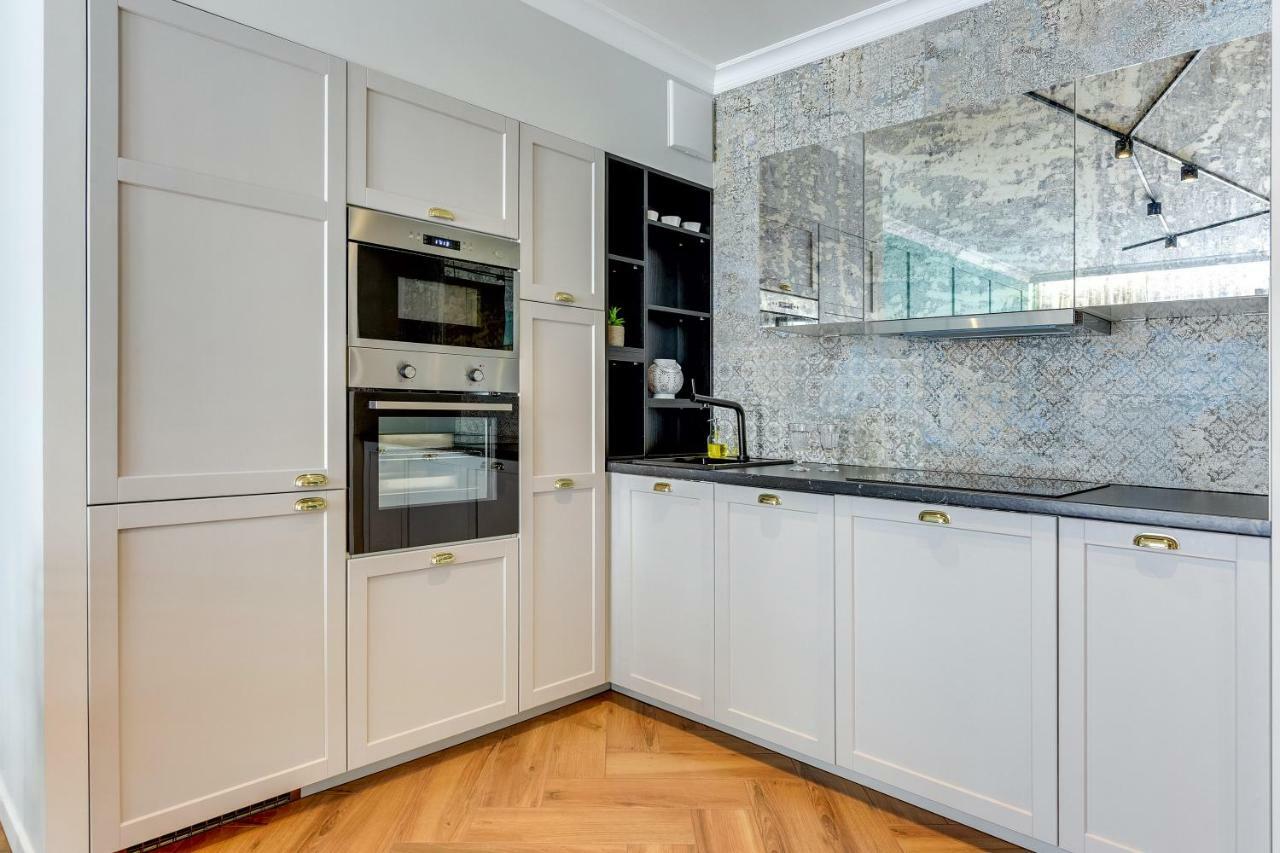 Apartament 106 *