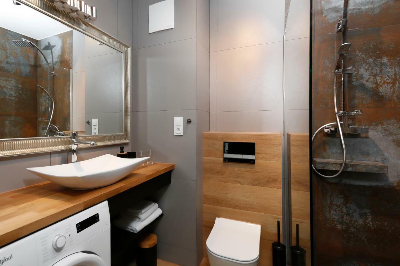 Short Apartment