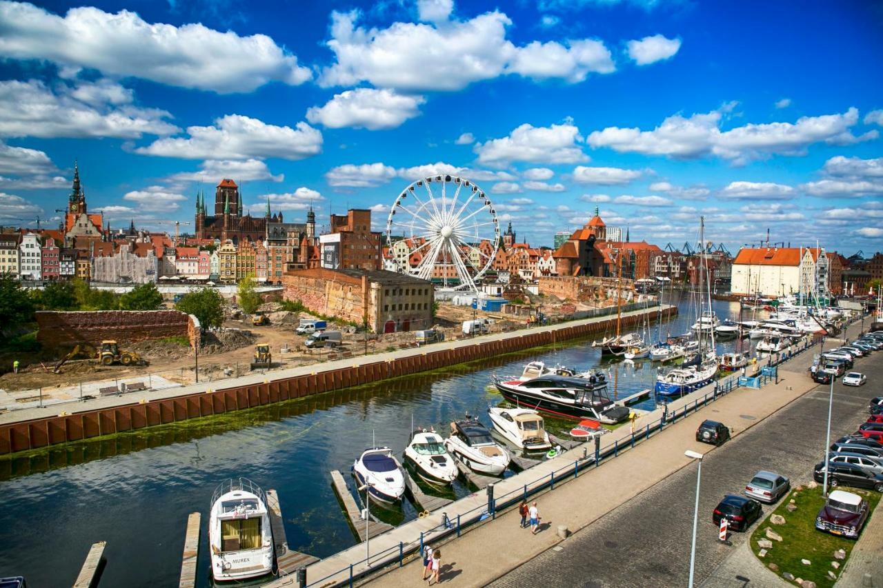 Lägenhet Apartament Amber Centrum Z Basenem Gdańsk
