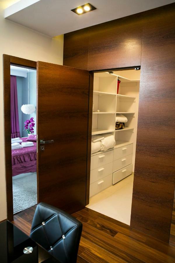 Apartament Amber Centrum Z Basenem Lägenhet *