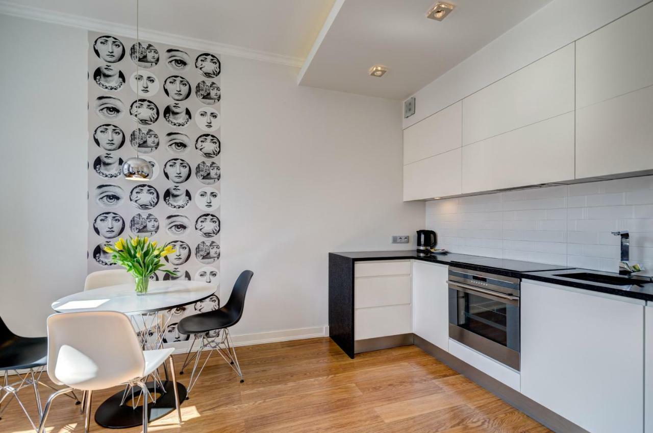 Stylish In Heart Of Oldtown Apartment