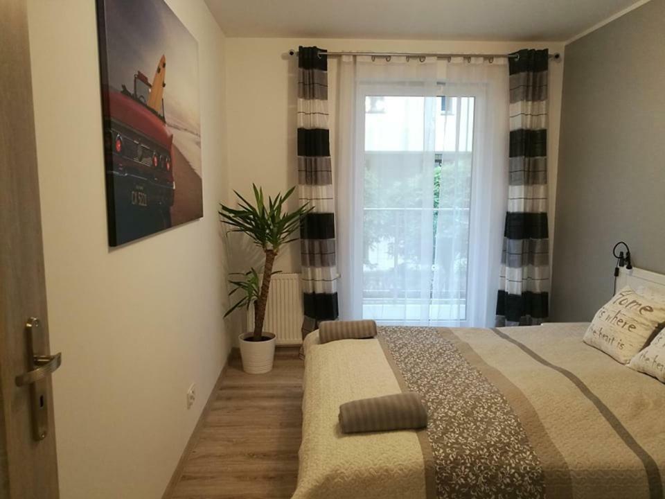 Apartment Szafarnia/sw Barbary 12 *