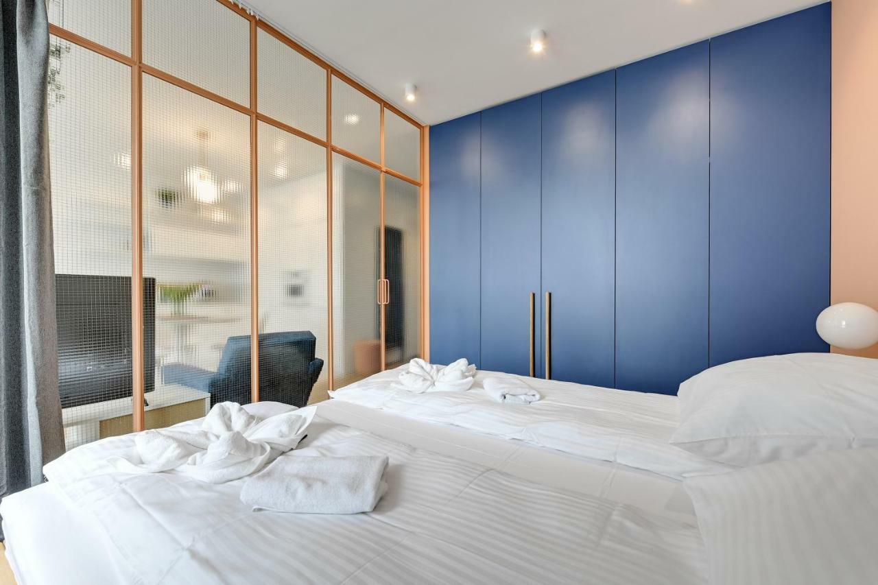 Platinium Floor View