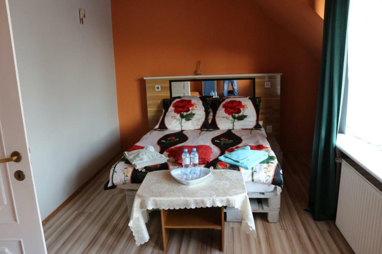 House Of Pleasure Homestay *