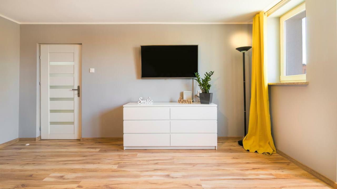 Lägenhet På 62 M² I Gammal Förort, Med 2 Sovrum Och 1 Badrum Lägenhet *