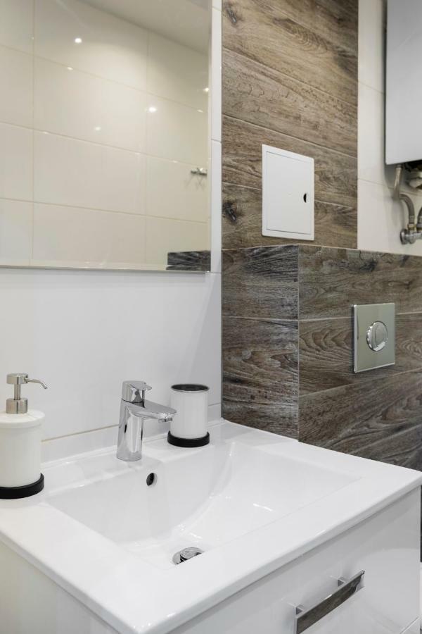 Lägenhet Lägenhet På 62 M² I Gammal Förort, Med 2 Sovrum Och 1 Badrum Gdańsk