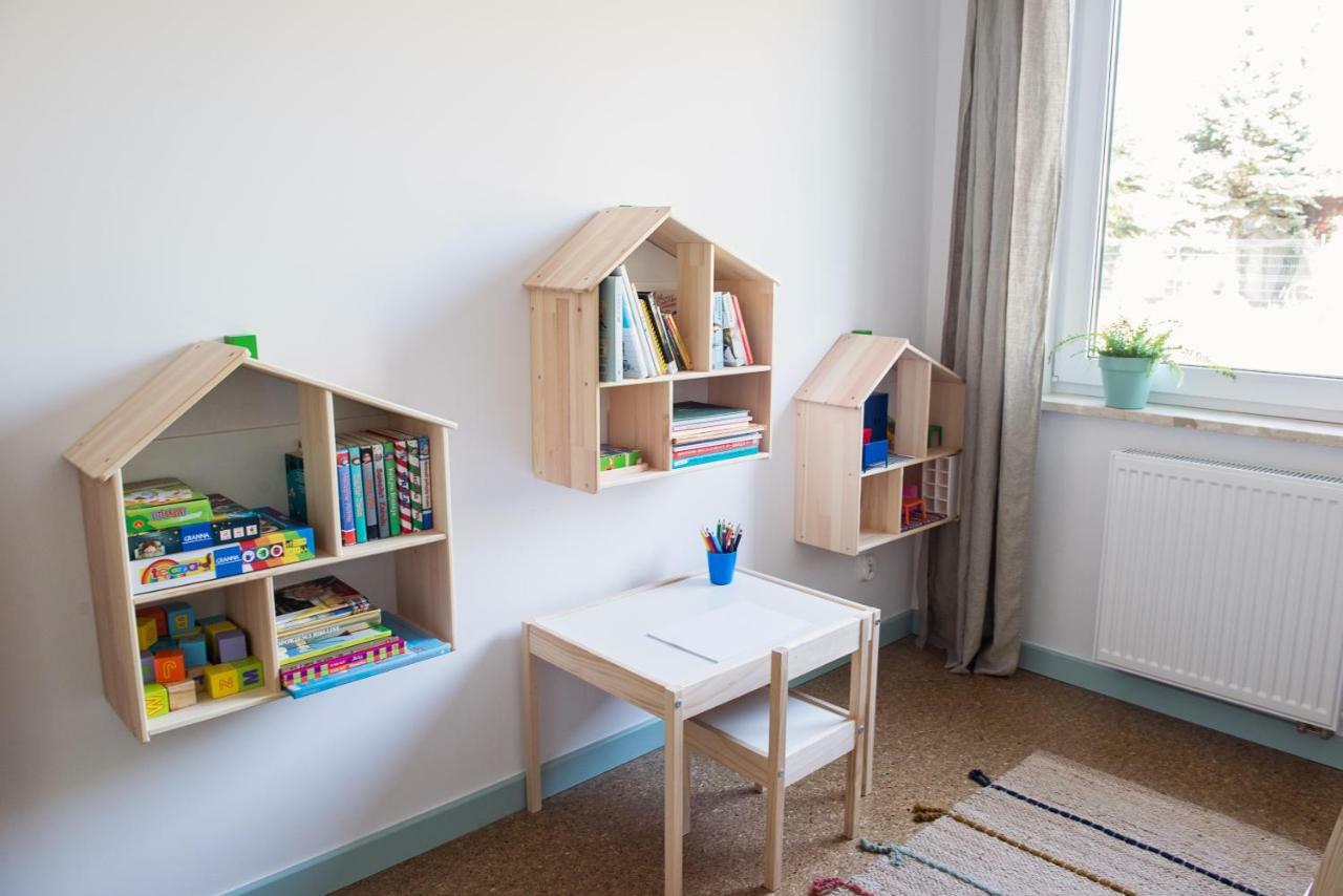 Family With Garden Apartment