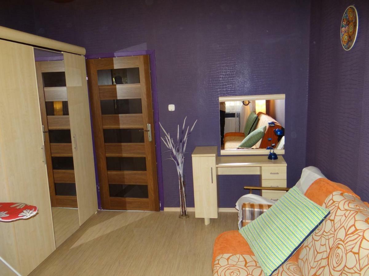 Korzeniowskiego 25