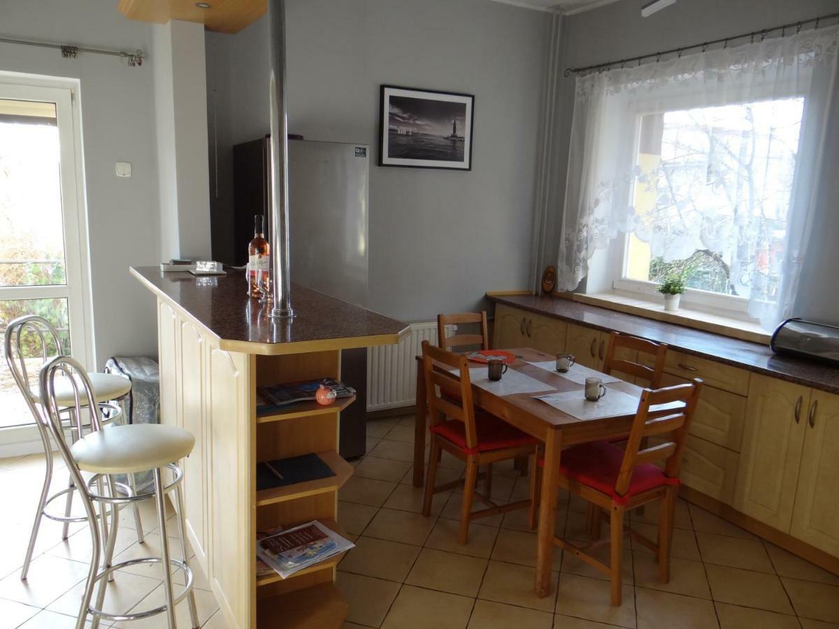 Korzeniowskiego 25 *