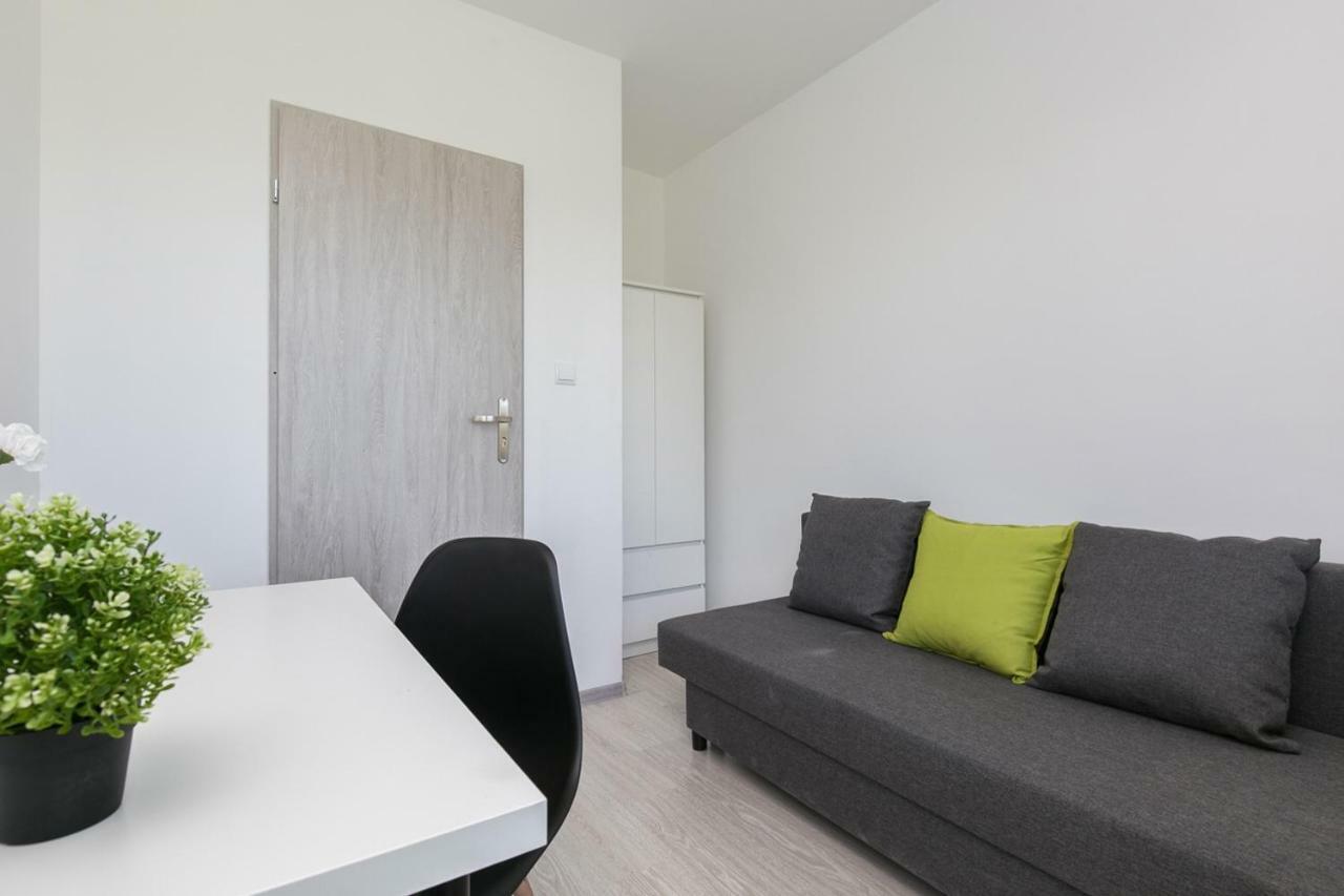 Rooms4less Kwatera prywatna *