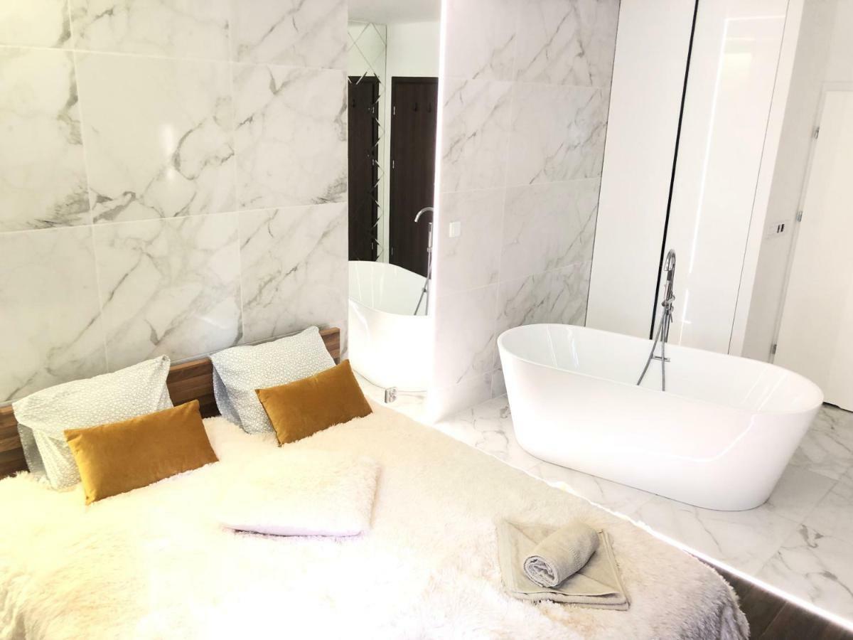 Yourapart Chmielna Park Exclusive Z Wanna Wolnostojaca Lub Jacuzzi Leilighet *
