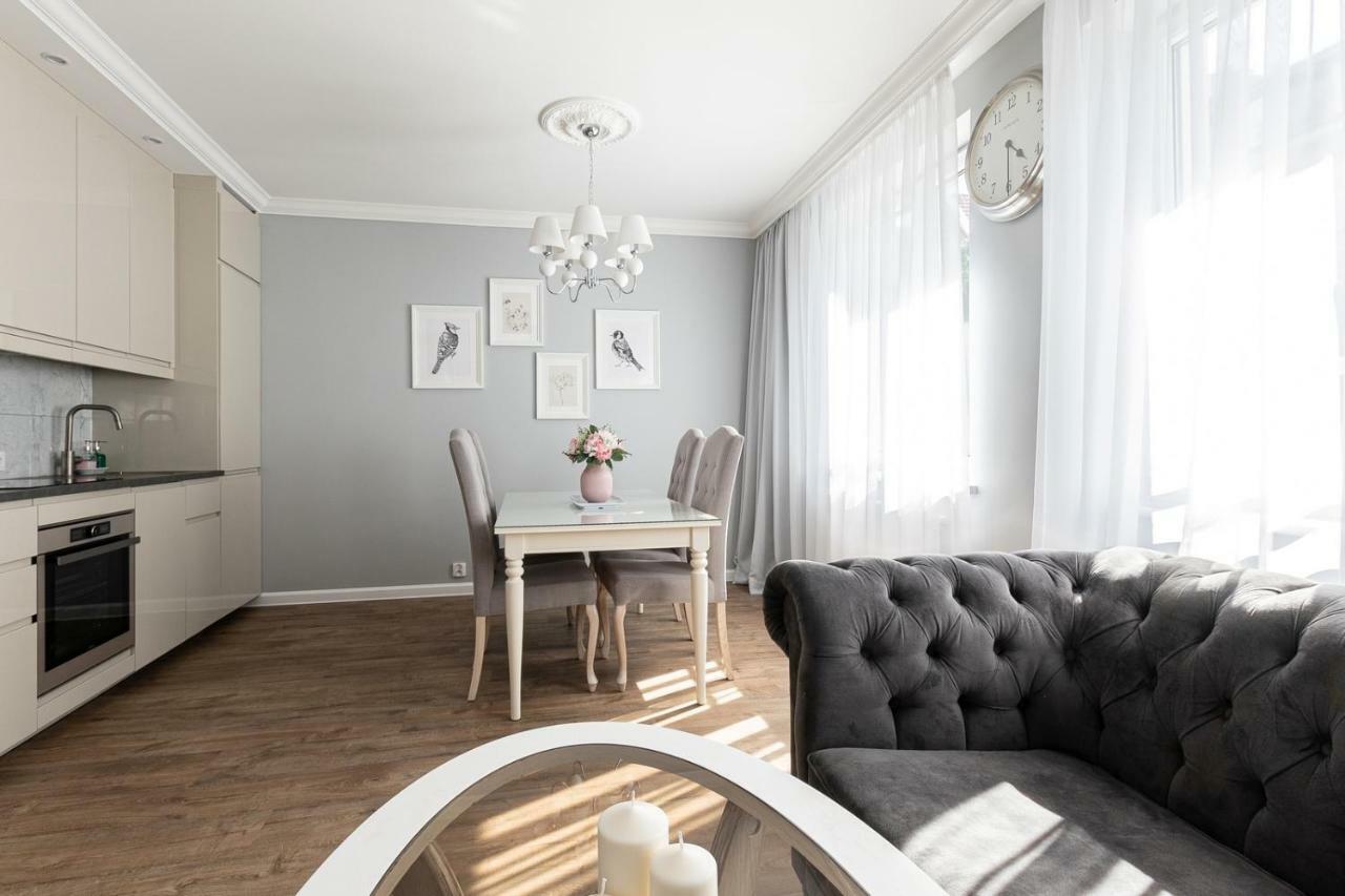 Luxury In Old Town - Free Parking Apartment *