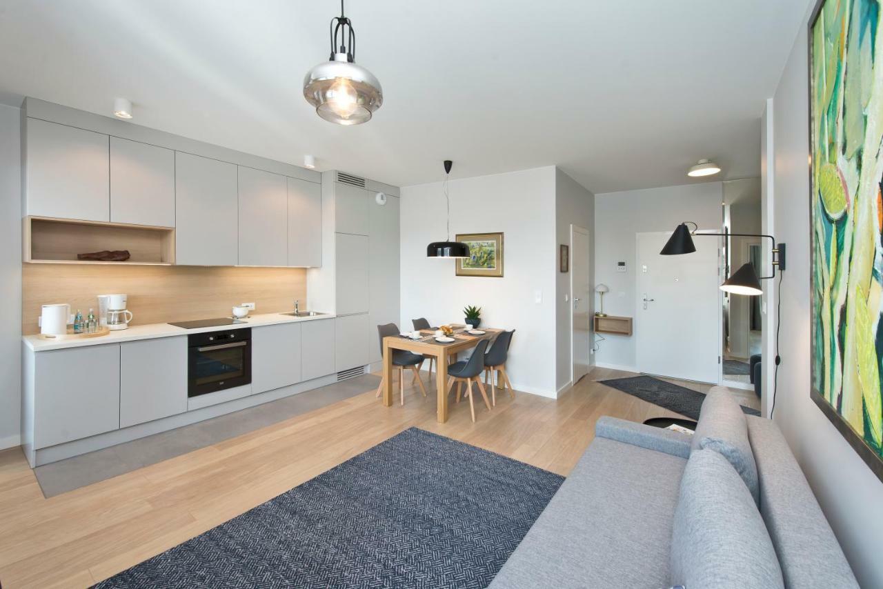 Apartment Chic Designer With Original Art And Old Town View Danzig