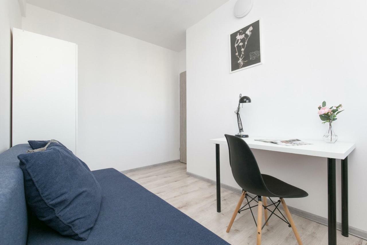 Rooms4less