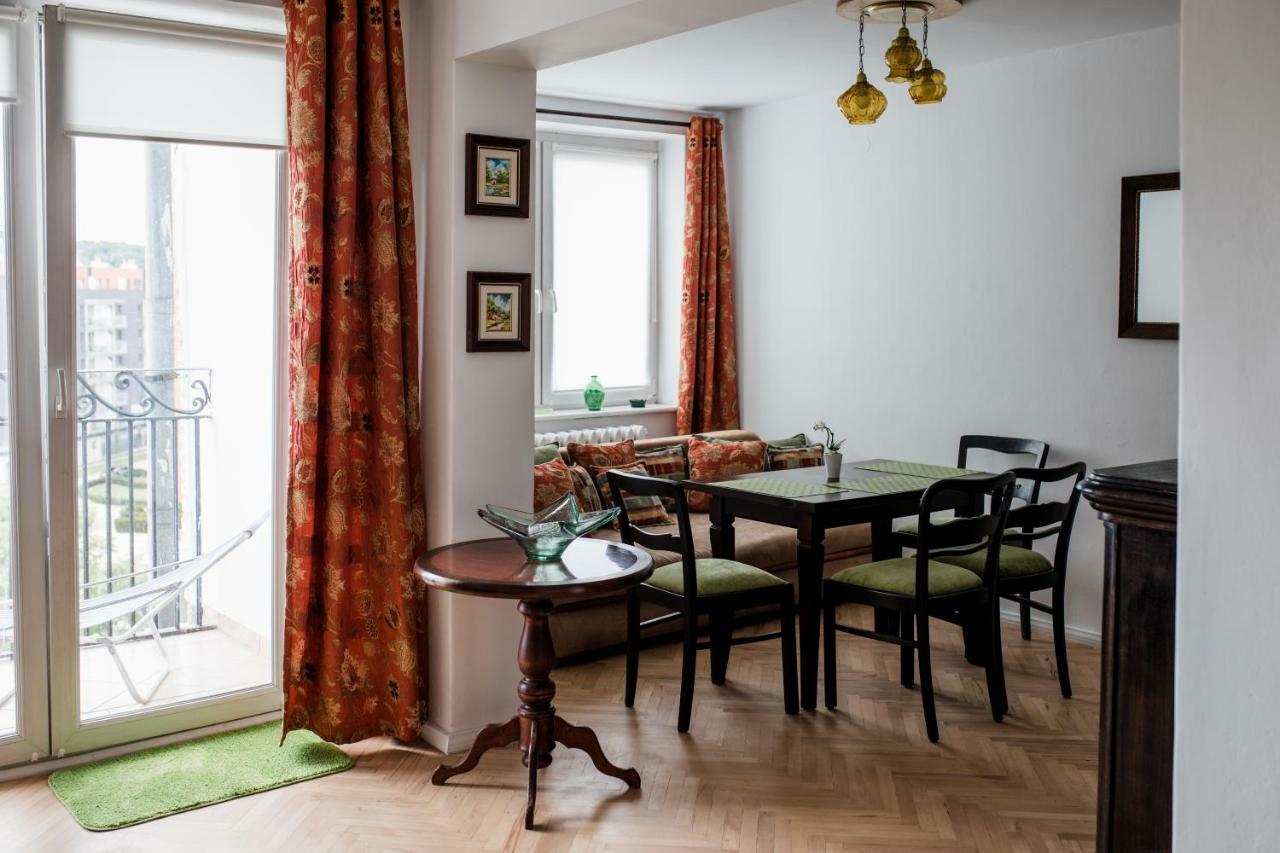 Old Town River View Apartment *