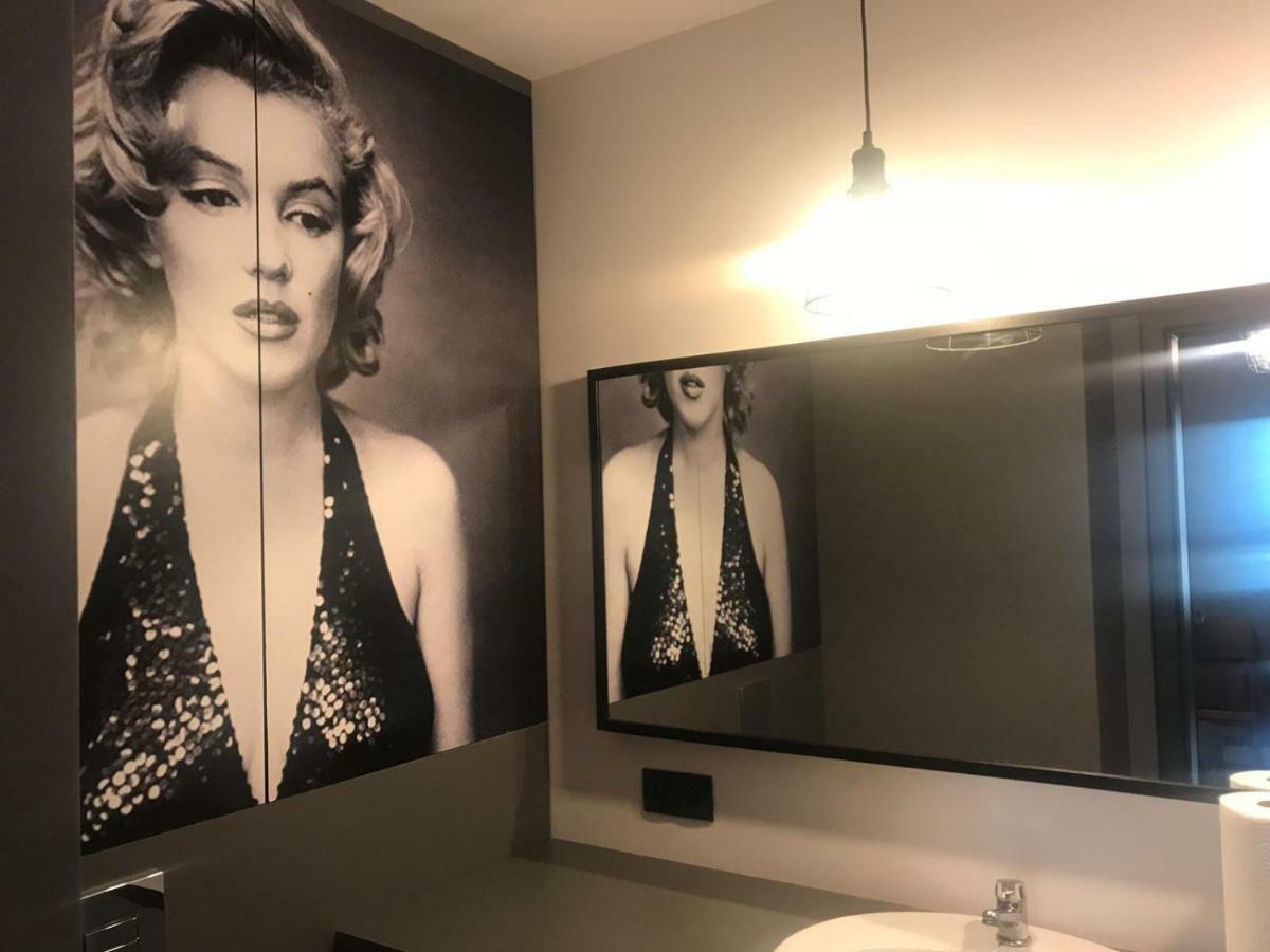 Maya's Flats & 24 - Hollywood * Gdańsk