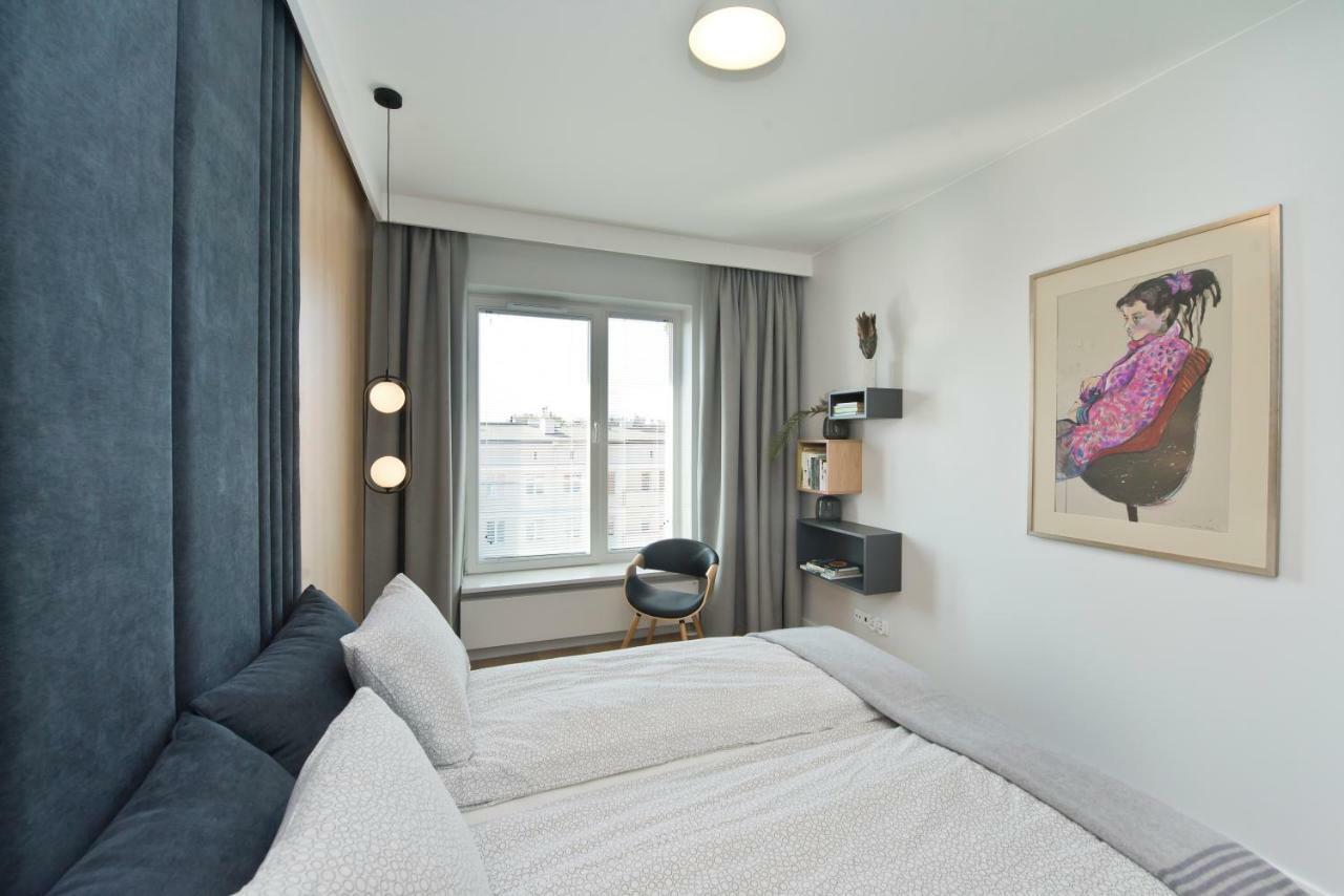 Chic Designer With Original Art And Old Town View * Danzig