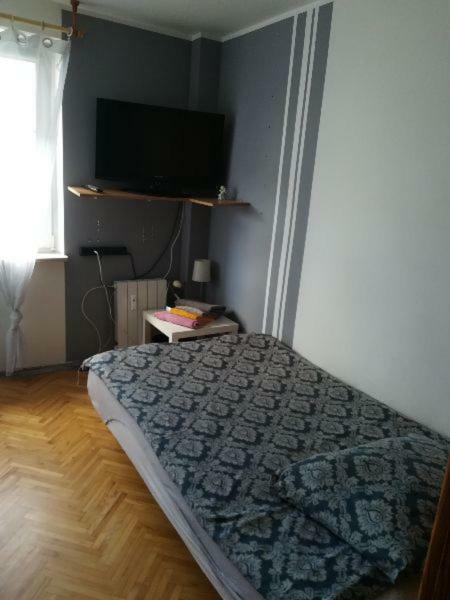 Lotniskowy 2 *
